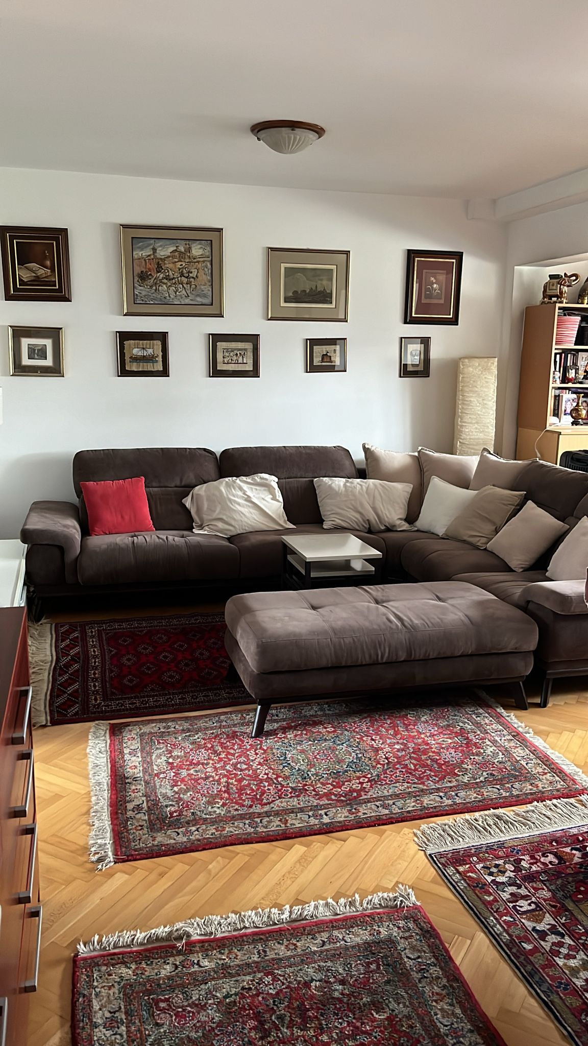 Blok 29  Novi Beograd  Bulevar Arsenija Čarnojevića 80 m2  72 8  renoviran  uknjižen  namešten 2