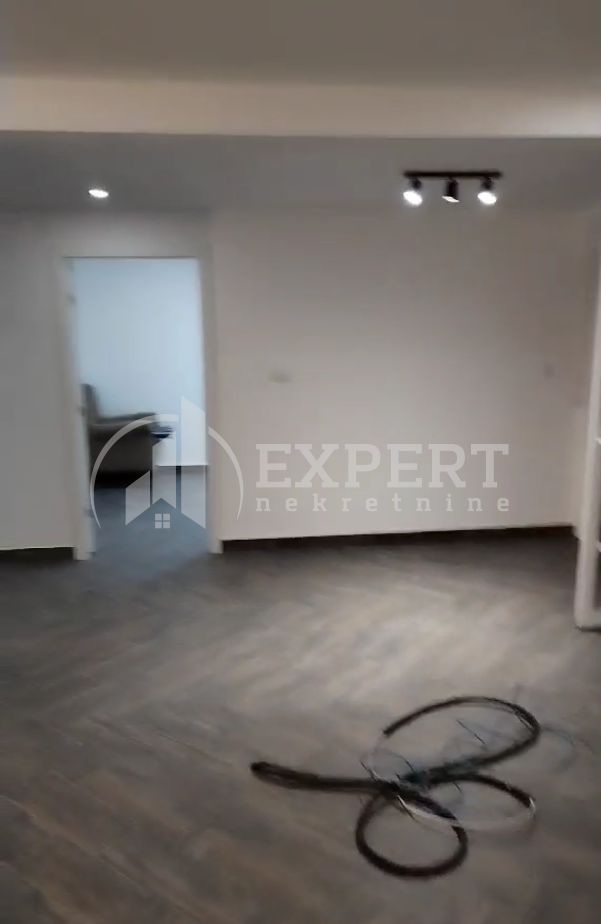 Lokal, 58 m2, Čair, Zetska ID: i-010183 10