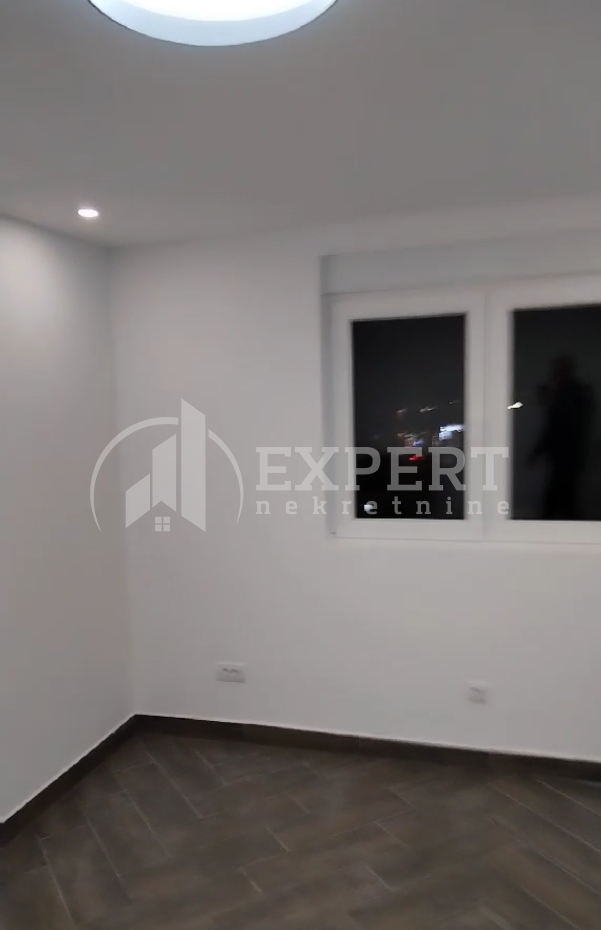 Lokal, 58 m2, Čair, Zetska ID: i-010183 11