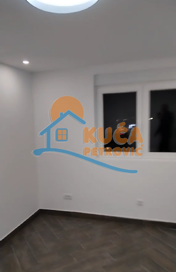 Lokal, 58 m2, Čair, Zetska ID: i-010183 11