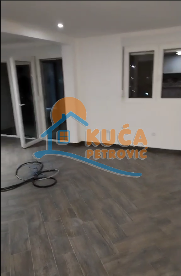 Lokal, 58 m2, Čair, Zetska ID: i-010183 9