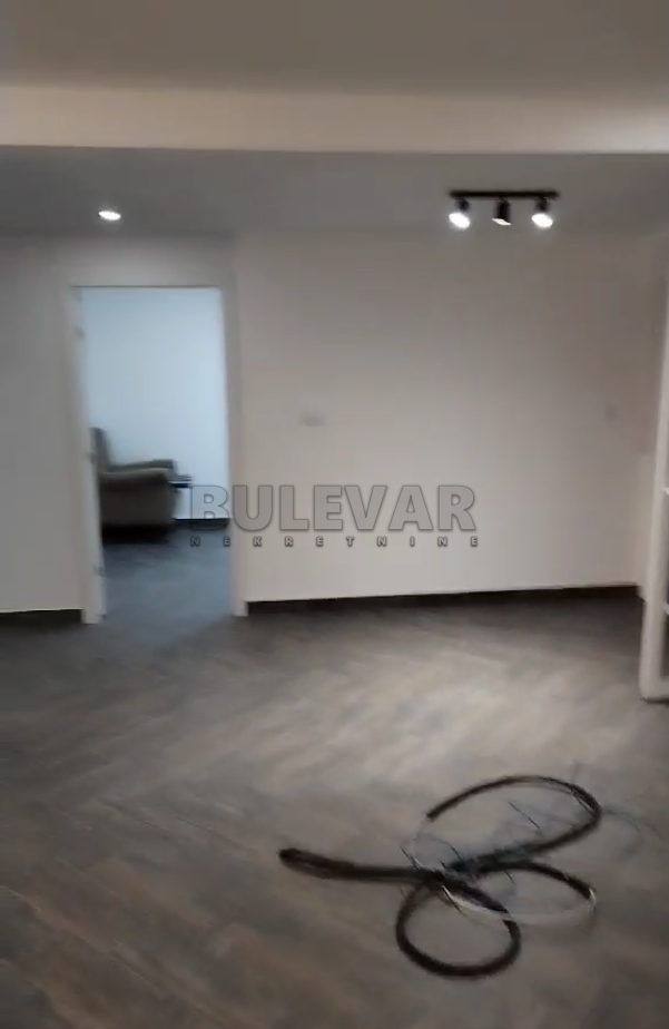 Lokal, 58 m2, Čair, Zetska ID: i-010183 10