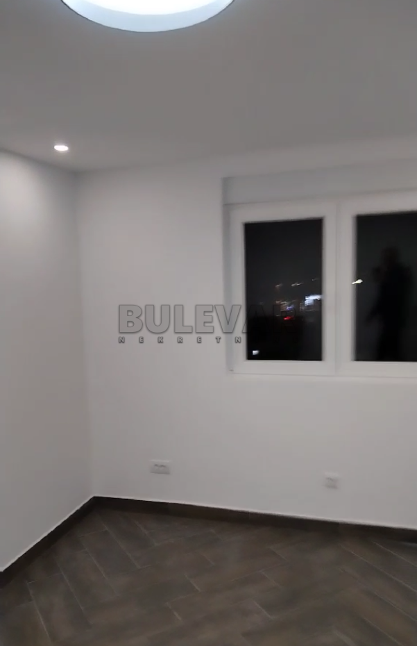 Lokal, 58 m2, Čair, Zetska ID: i-010183 11