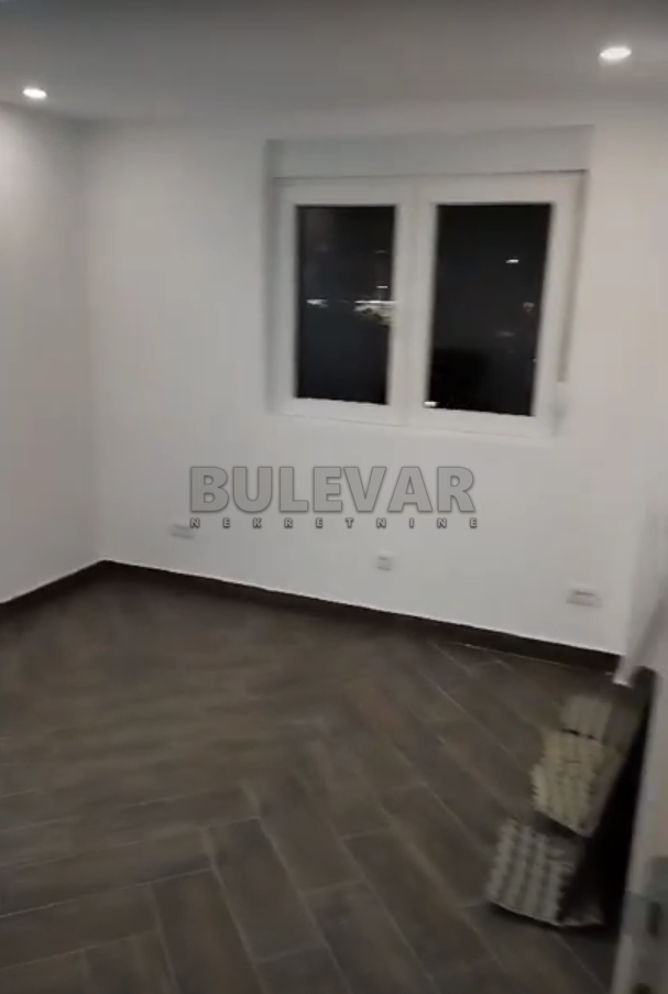 Lokal, 58 m2, Čair, Zetska ID: i-010183 1
