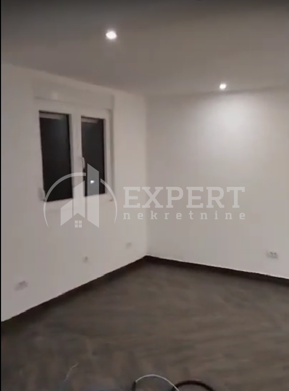 Lokal, 58 m2, Čair, Zetska ID: i-010183 2