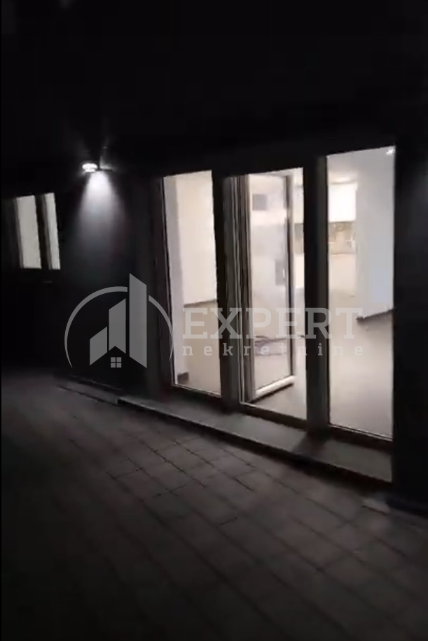 Lokal, 58 m2, Čair, Zetska ID: i-010183 5