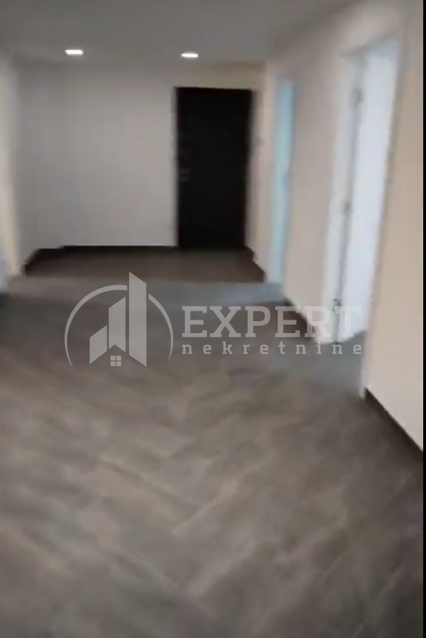 Lokal, 58 m2, Čair, Zetska ID: i-010183 7