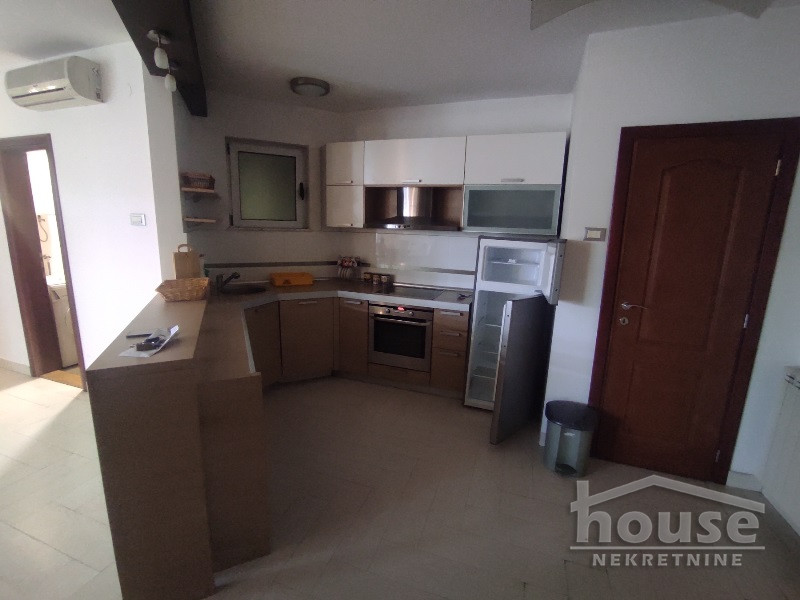 Stan,NOVI SAD,BULEVAR 92m2,227400€ , ID: 1061625 11