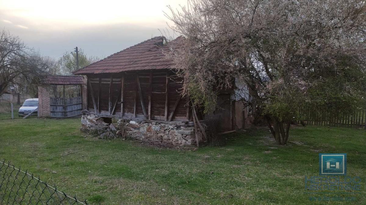 Kompletno seosko domacinstvo u selu Vukmanovac 2