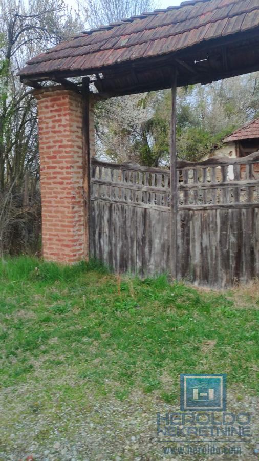 Kompletno seosko domacinstvo u selu Vukmanovac 8