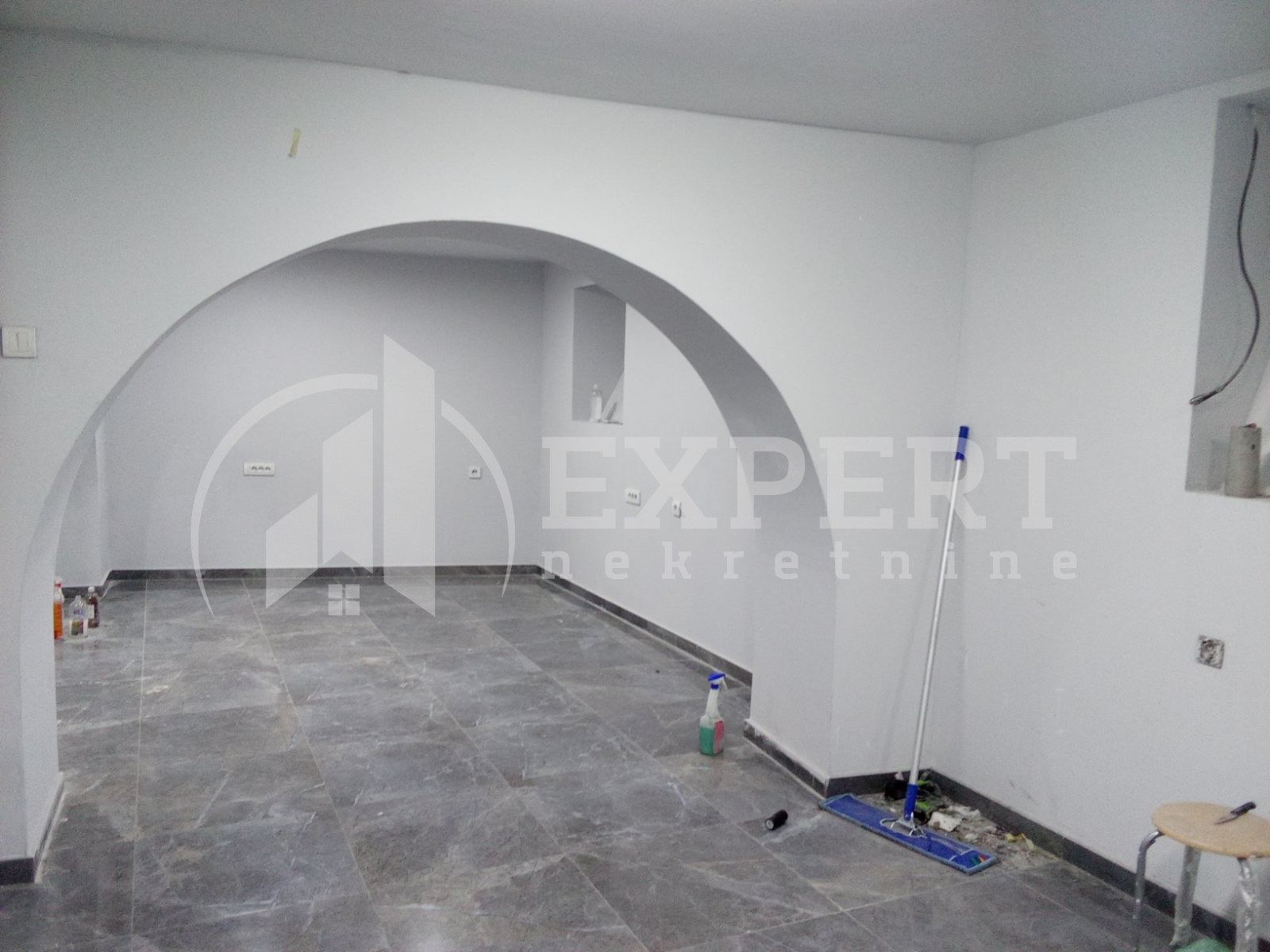 Lokal, 65 m2, Obilićev Venac, Jug Bogdanova ID: p-011535 1