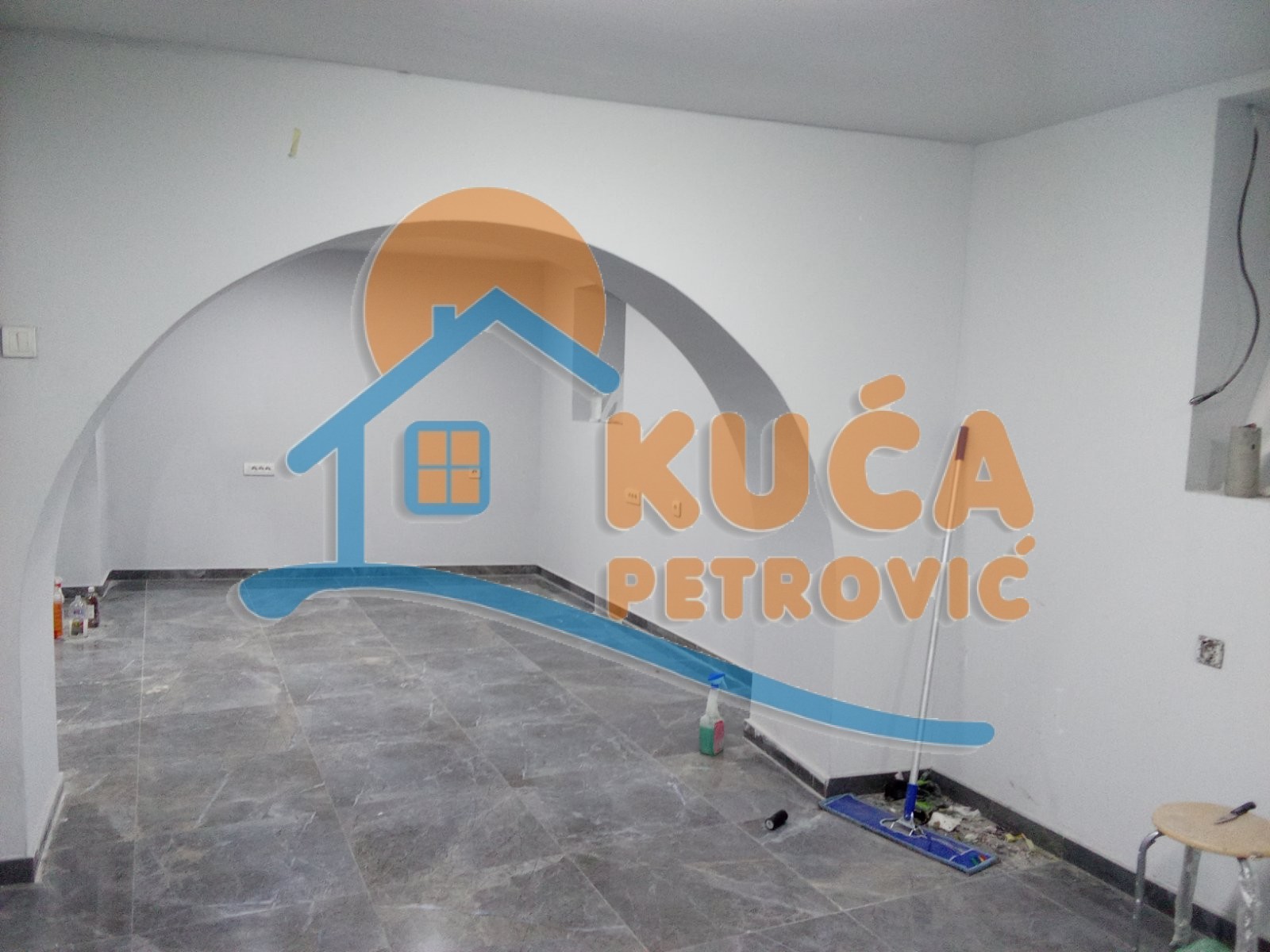 Lokal, 65 m2, Obilićev Venac, Jug Bogdanova ID: p-011535 1