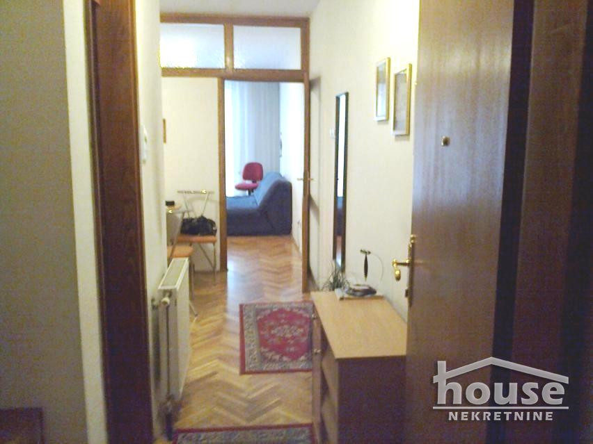 Stan,NOVI SAD,CENTAR 31m2,92600€ , ID: 1061688 8