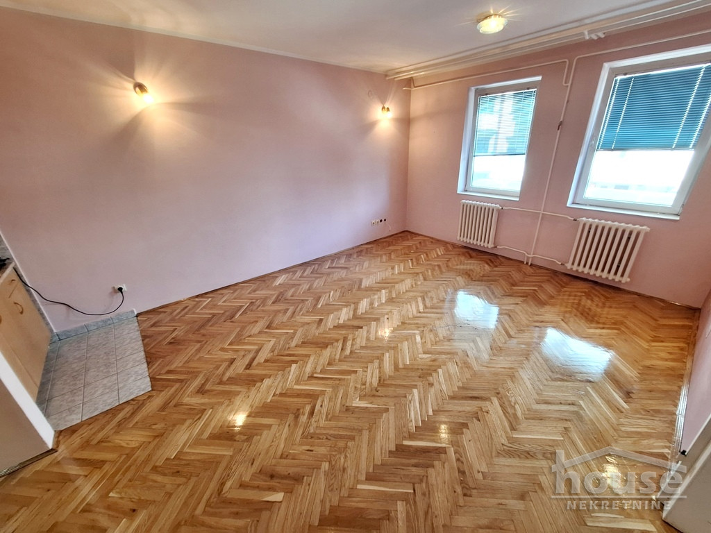 Poslovni prostor,NOVI SAD,BULEVAR 40m2,600€ , ID: 9116481 6