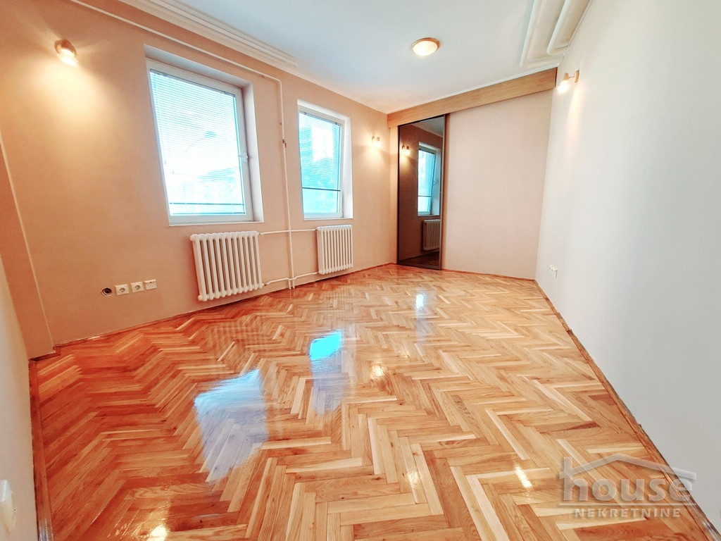 Poslovni prostor,NOVI SAD,BULEVAR 40m2,600€ , ID: 9116481 9