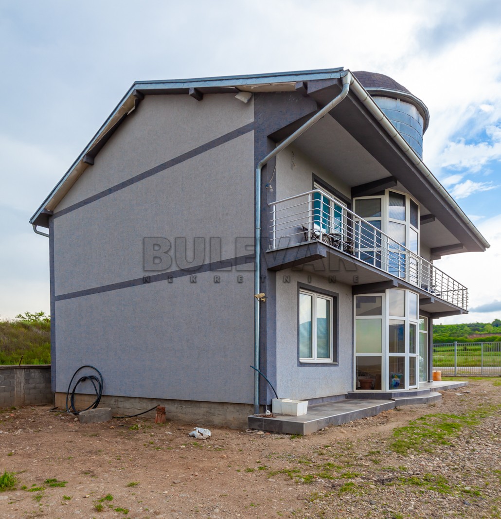 četvorosobna kuća, 200 m2, Malošište, Malošište ID: i-011628 1