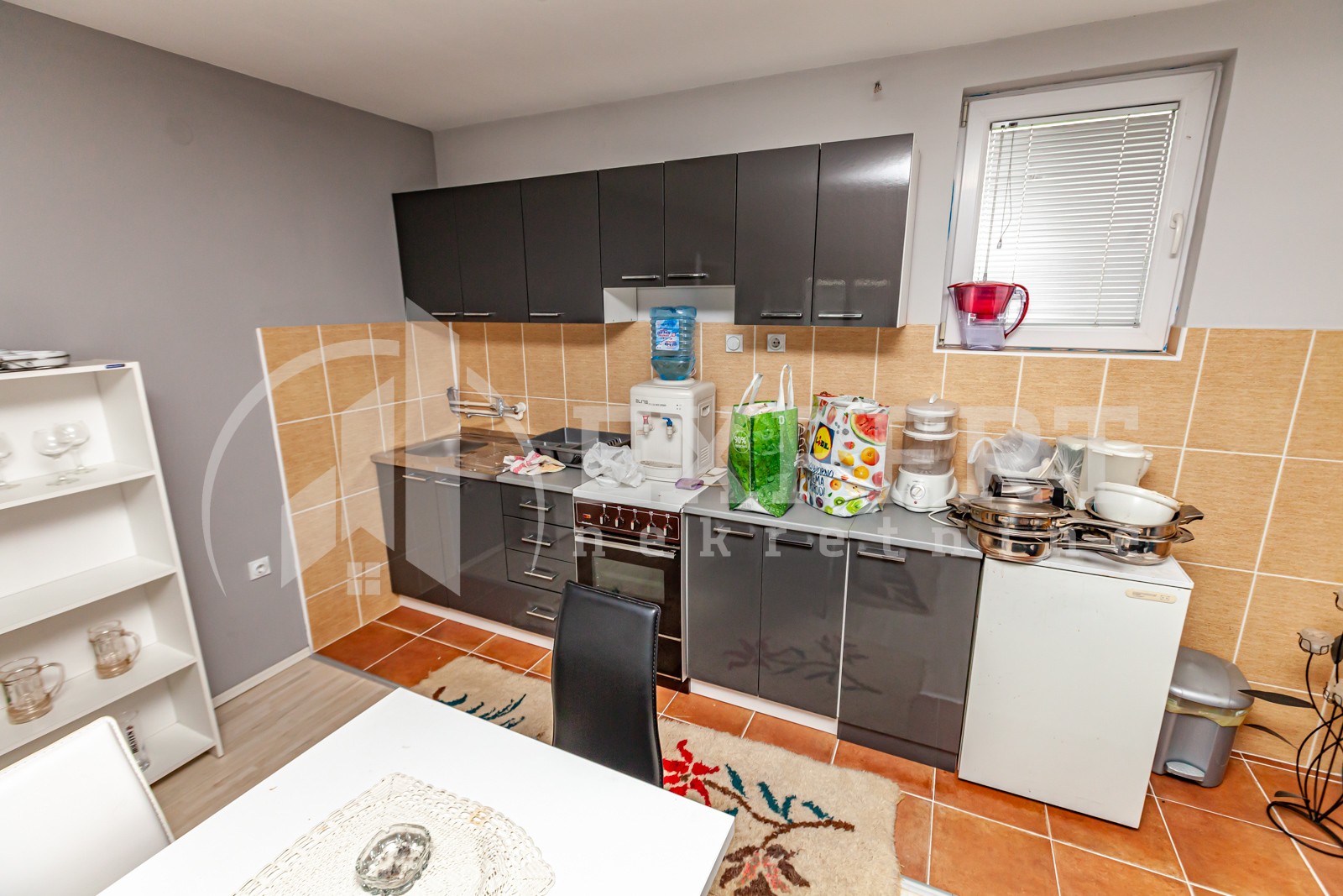 četvorosobna kuća, 200 m2, Malošište, Malošište ID: i-011628 9