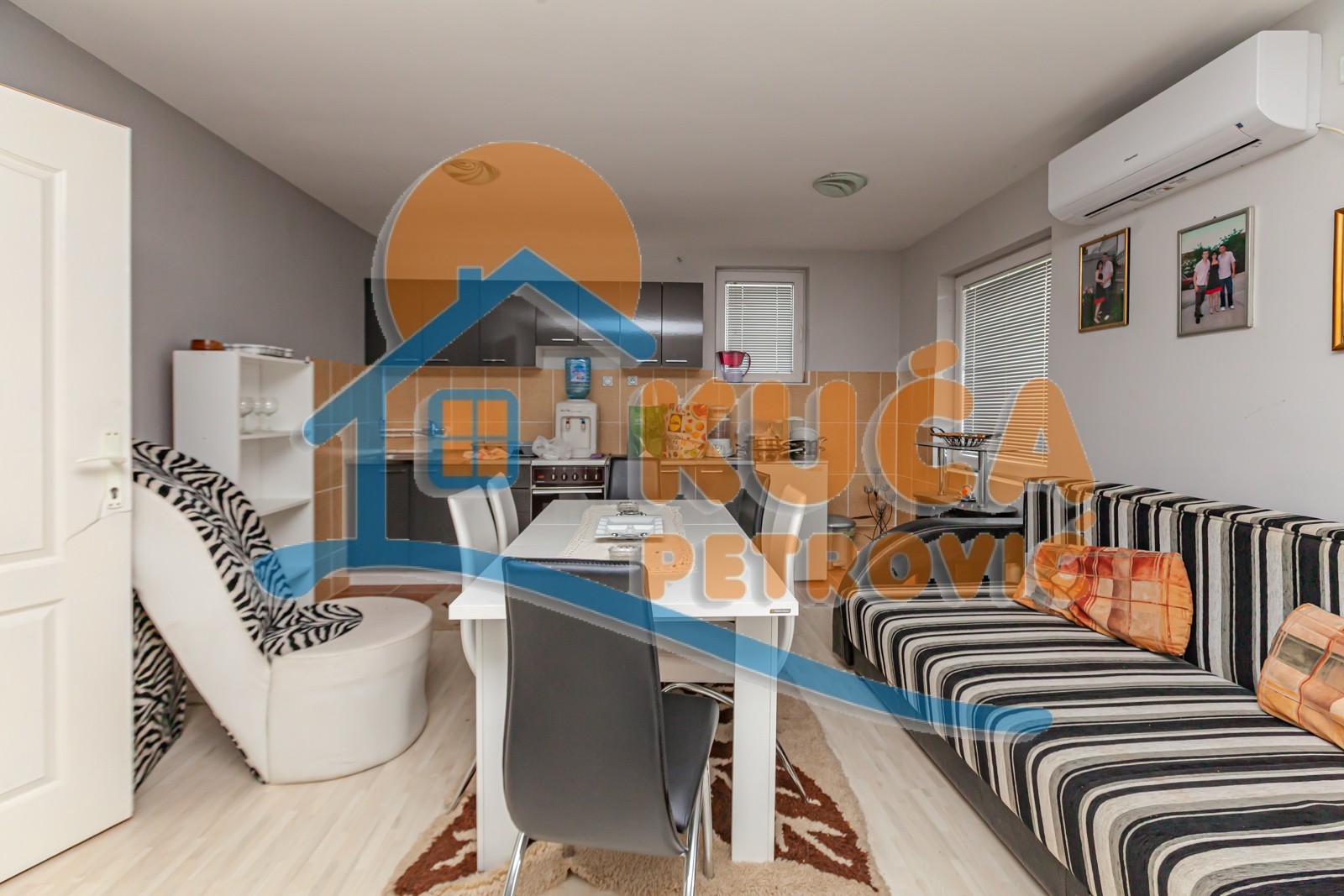 četvorosobna kuća, 200 m2, Malošište, Malošište ID: i-011628 7