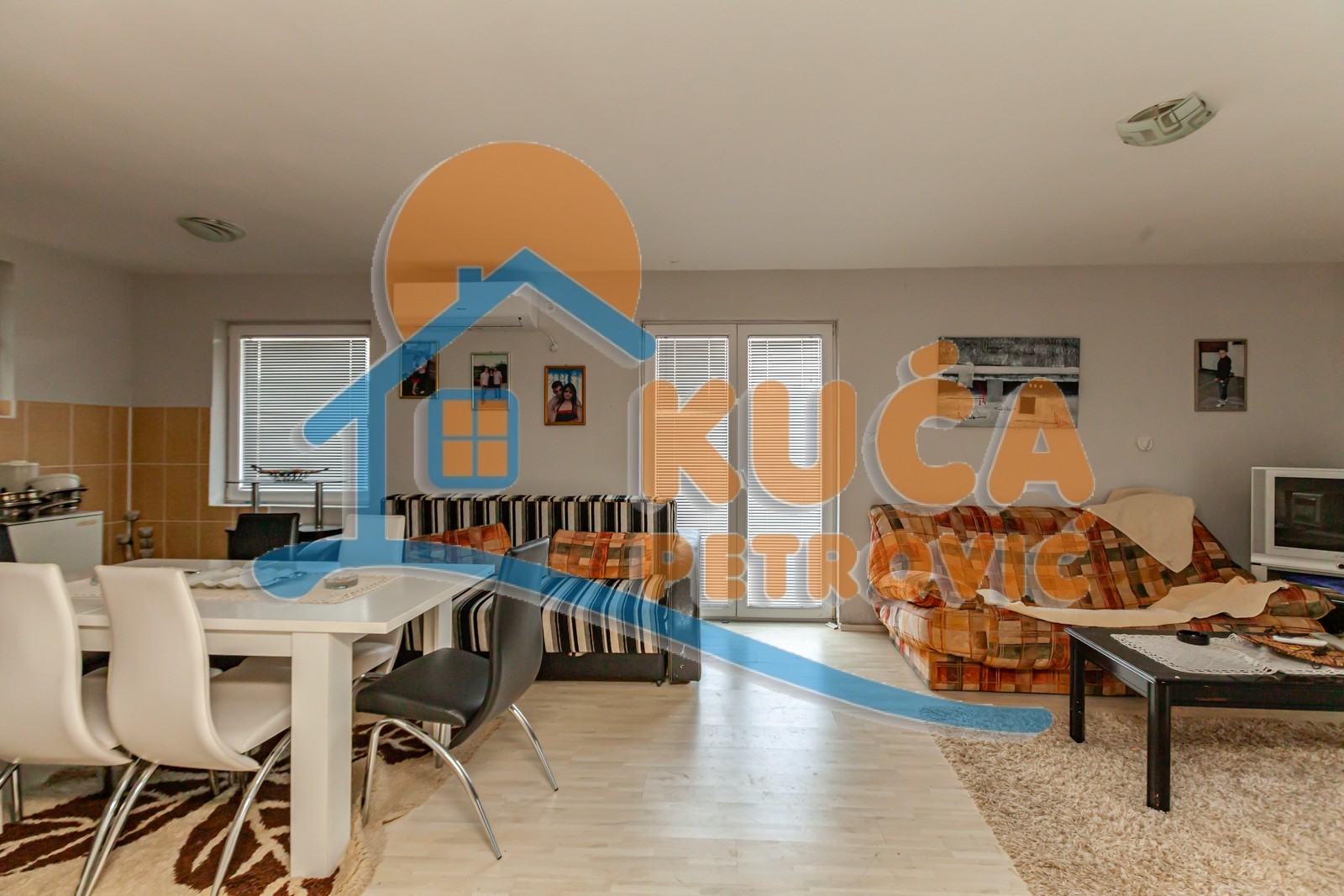 četvorosobna kuća, 200 m2, Malošište, Malošište ID: i-011628 8