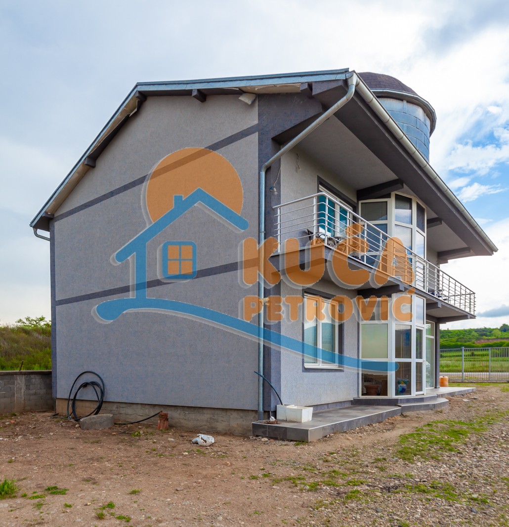 četvorosobna kuća, 200 m2, Malošište, Malošište ID: i-011628 1