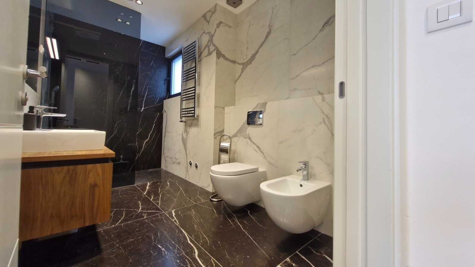 Cetvorosoban lux stan  2 garazna mesta  cena sa svim troskovima 4