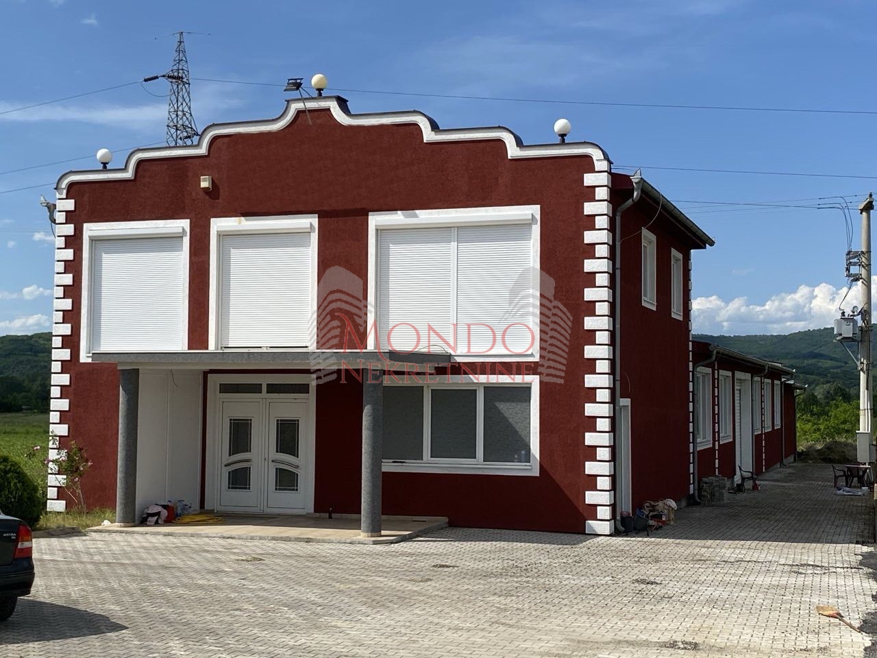 Izaje se hala sa kancelarijama na glavnom putu Leskovac-Vlasotince 1