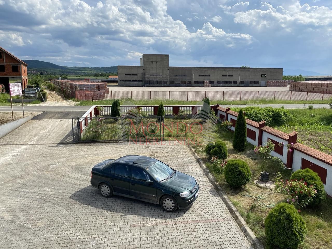 Izaje se hala sa kancelarijama na glavnom putu Leskovac-Vlasotince 5