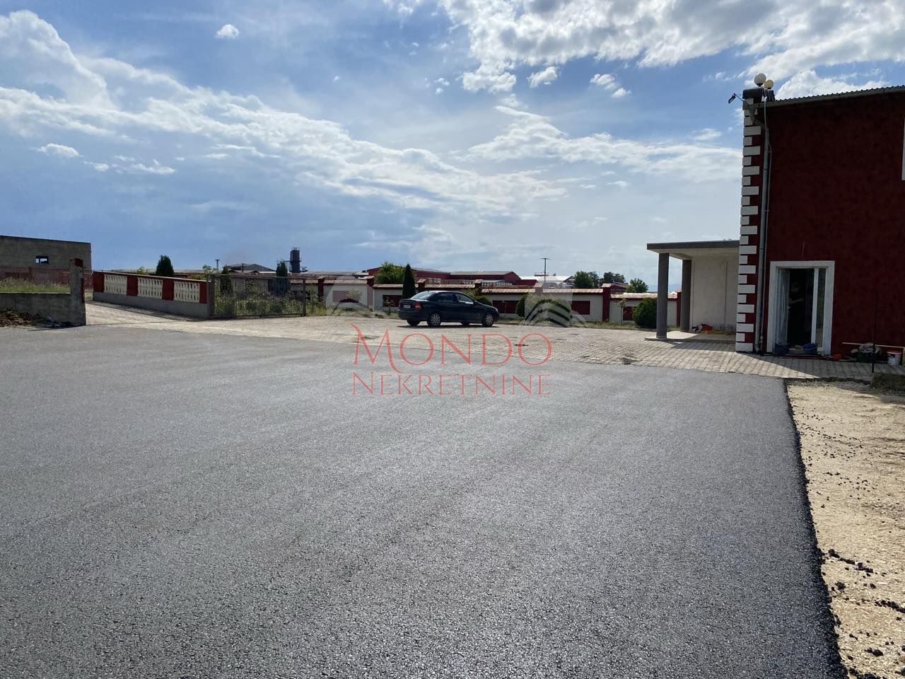 Izaje se hala sa kancelarijama na glavnom putu Leskovac-Vlasotince 4