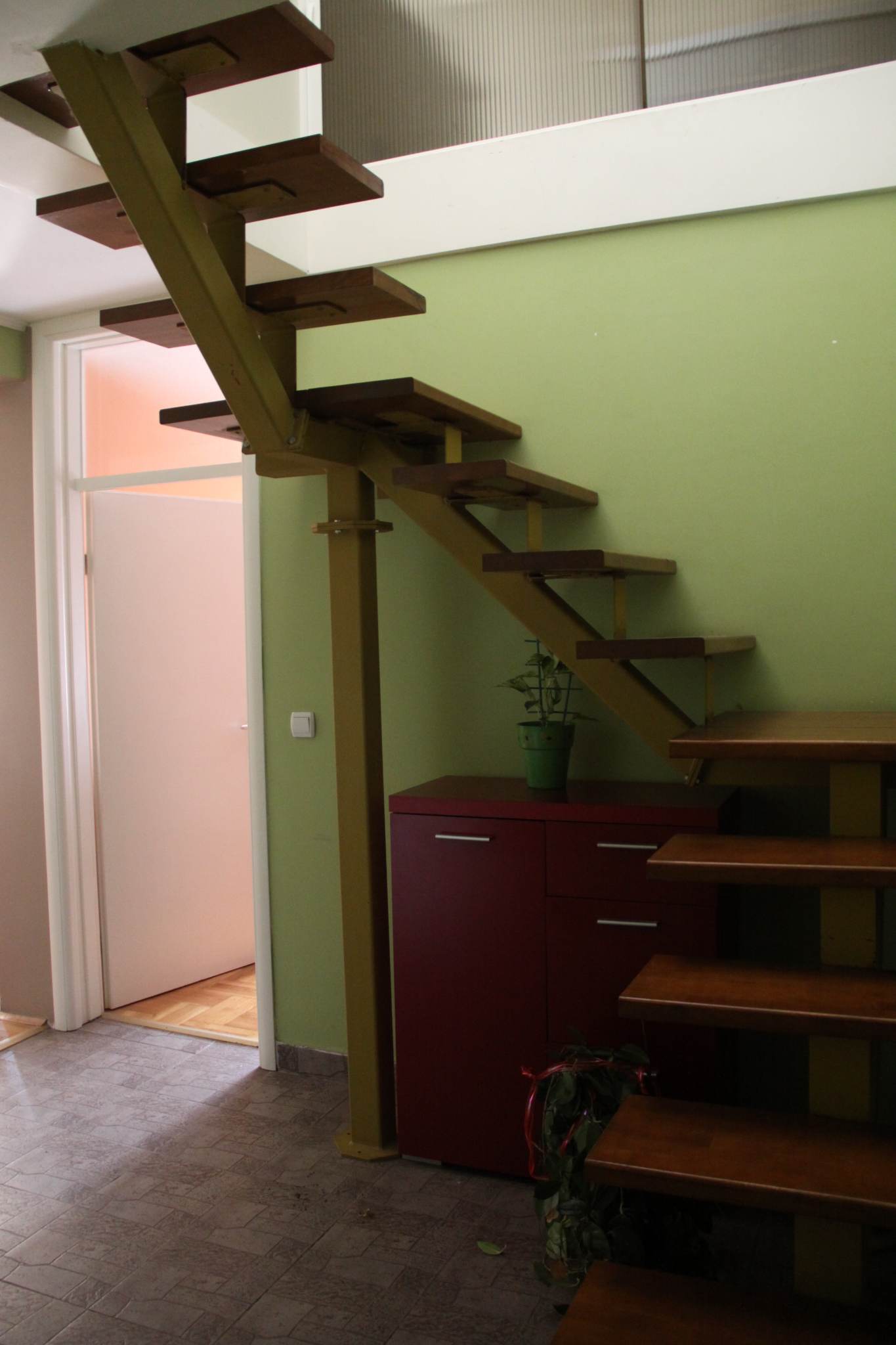 Izdajem stan u centru Pančeva 6