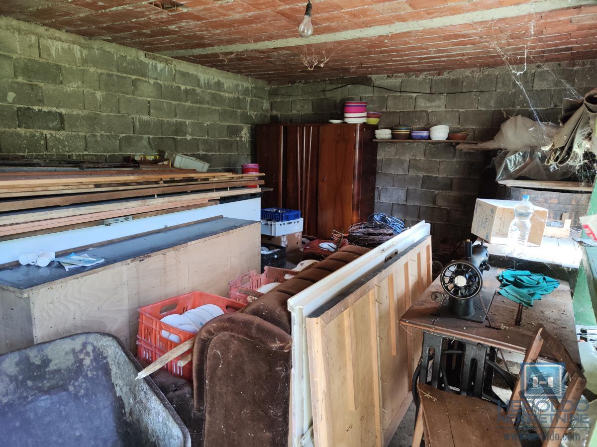 Prelepa parcela od 70 ari sa objektom u selu Lovci 30