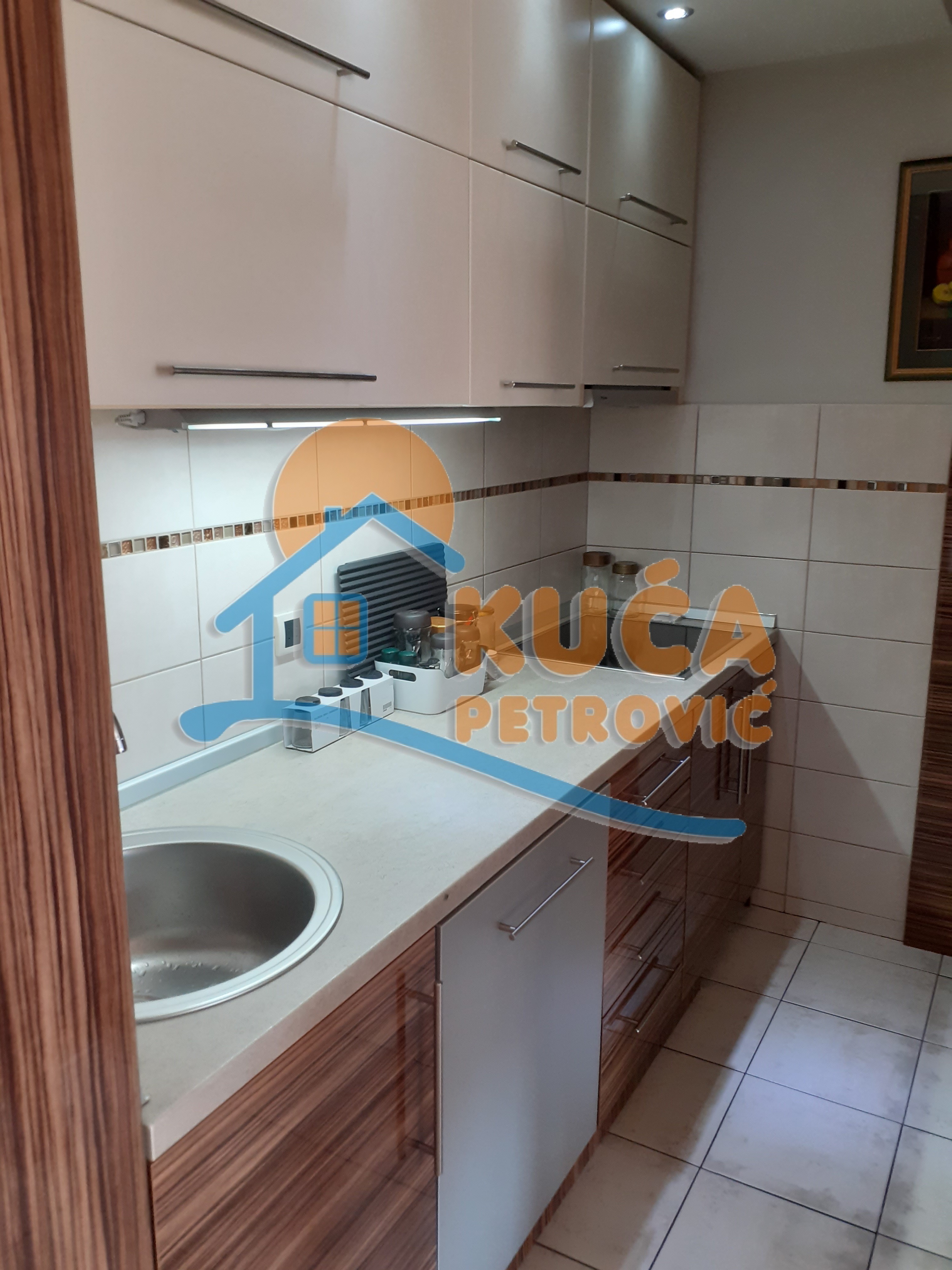 Dvosoban stan, 73 m2, Čair, Tome Rosandića ID: i-03859 8