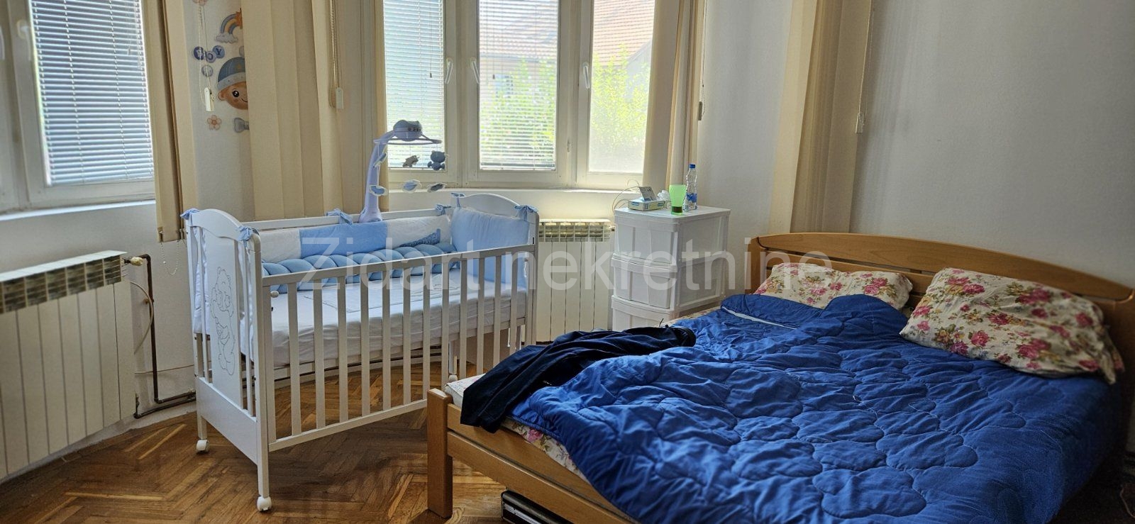 Batajnica, prodaja porodične kuće  10