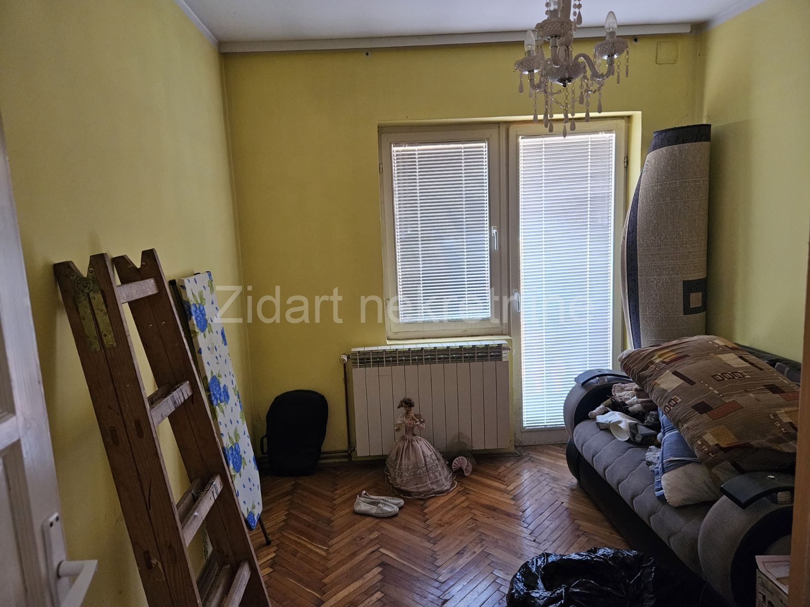 Batajnica, prodaja porodične kuće  11