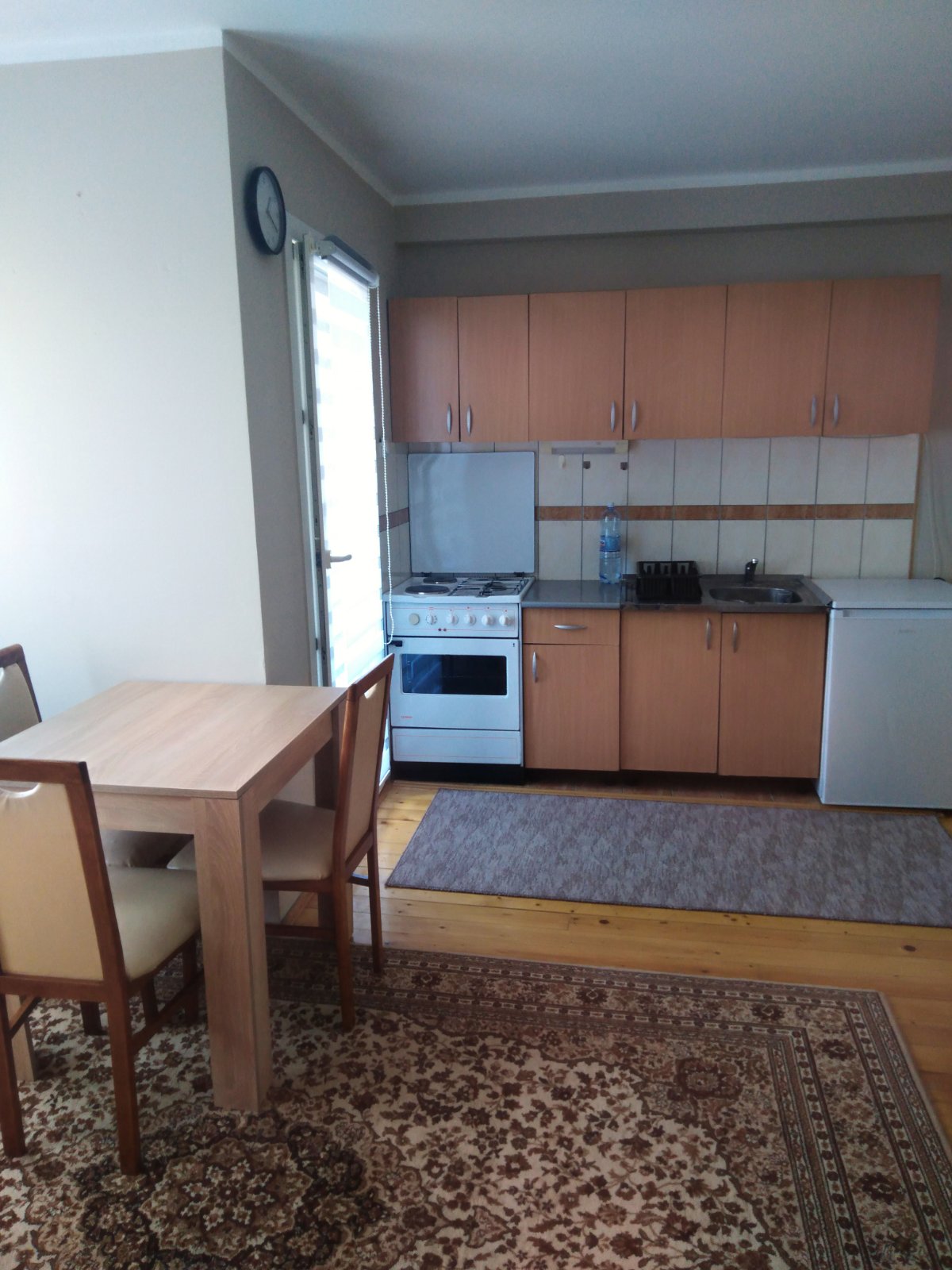 Izdavanje stana u centru Leskovca 3