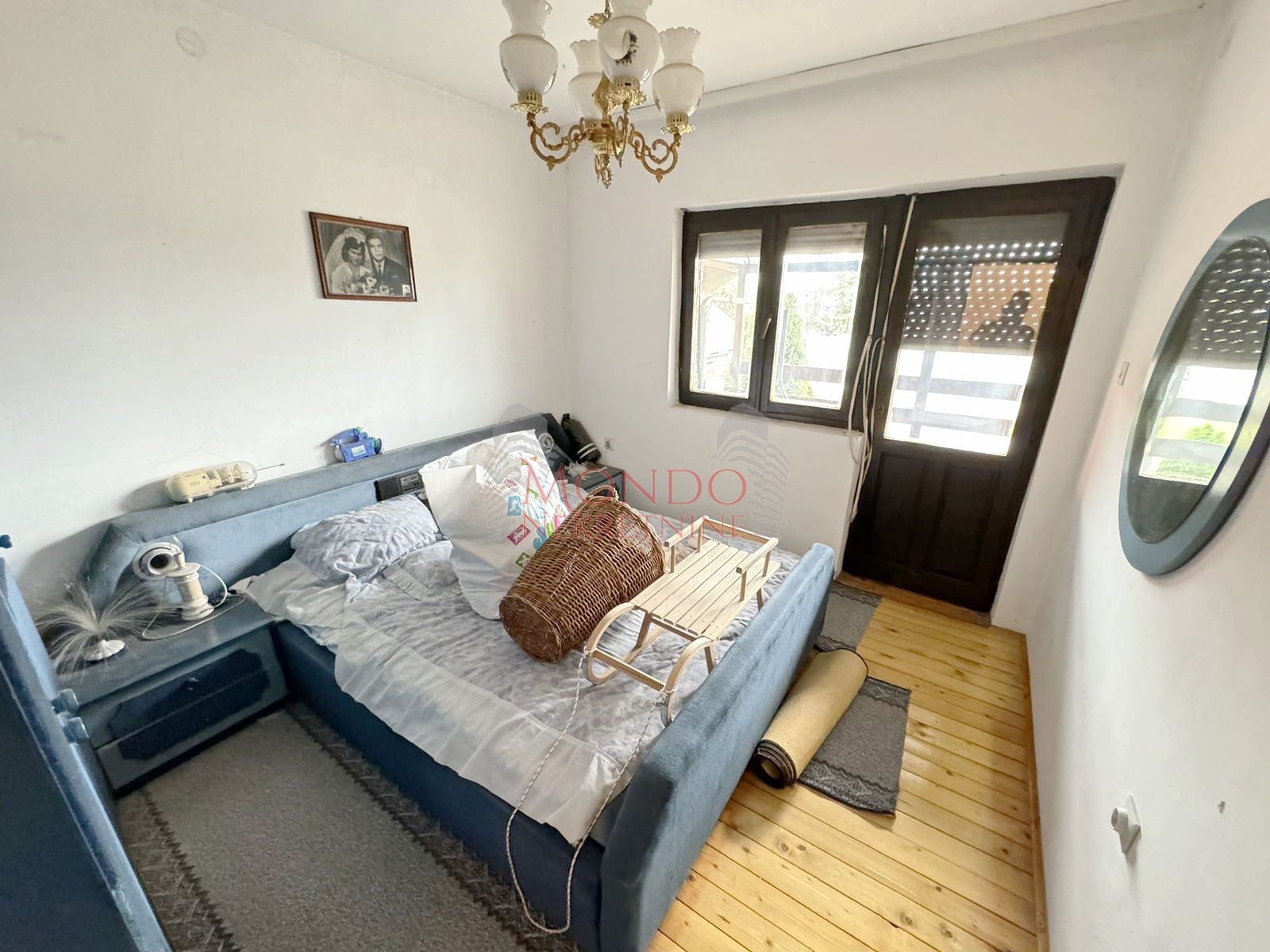 Na prodaju kuca sa poslovnim objektom u Donjem Komrenu na glavnom putu 11