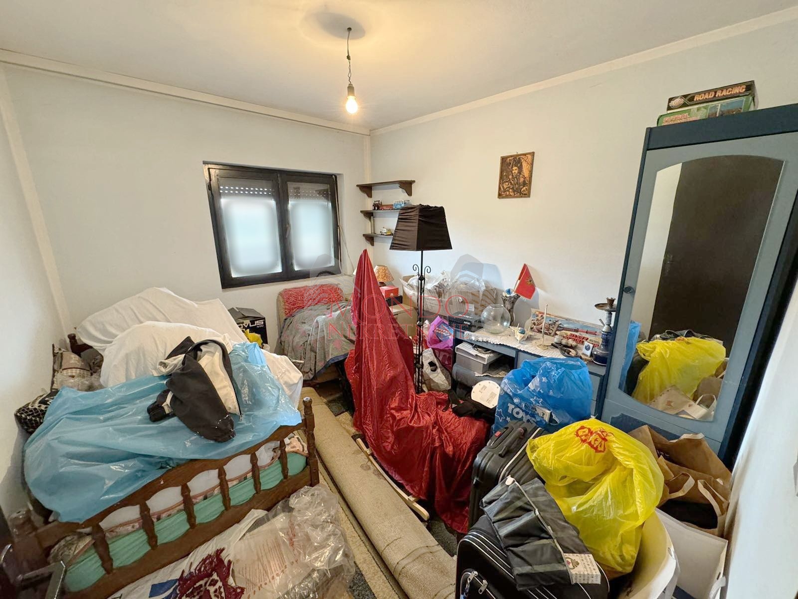 Na prodaju kuca sa poslovnim objektom u Donjem Komrenu na glavnom putu 10