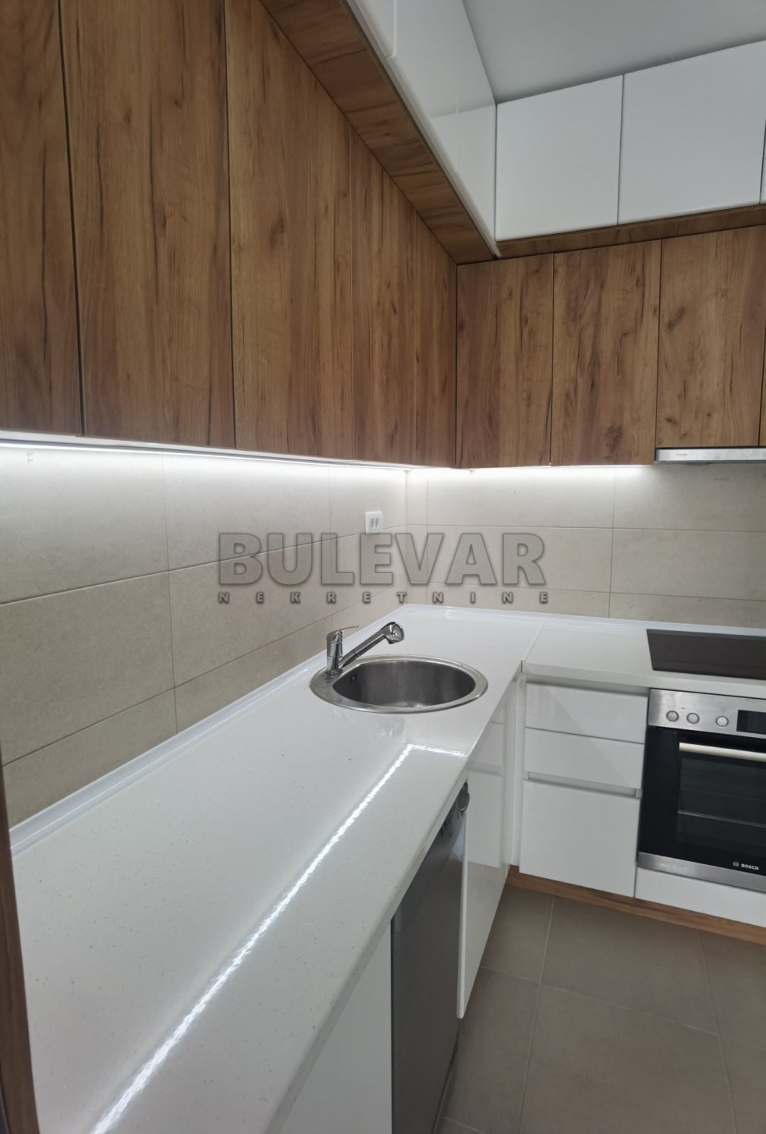 Trosoban stan, 60 m2, Dom zdravlja, Jovana Skerlića ID: i-011769 10
