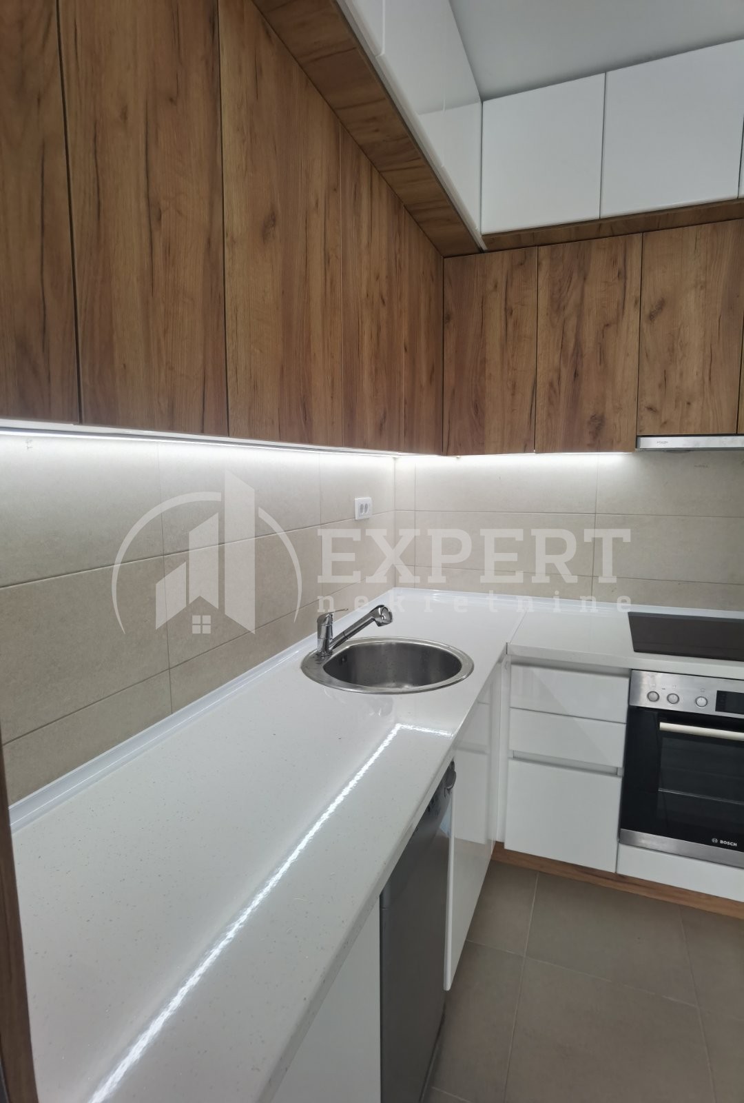 Trosoban stan, 60 m2, Dom zdravlja, Jovana Skerlića ID: i-011769 10