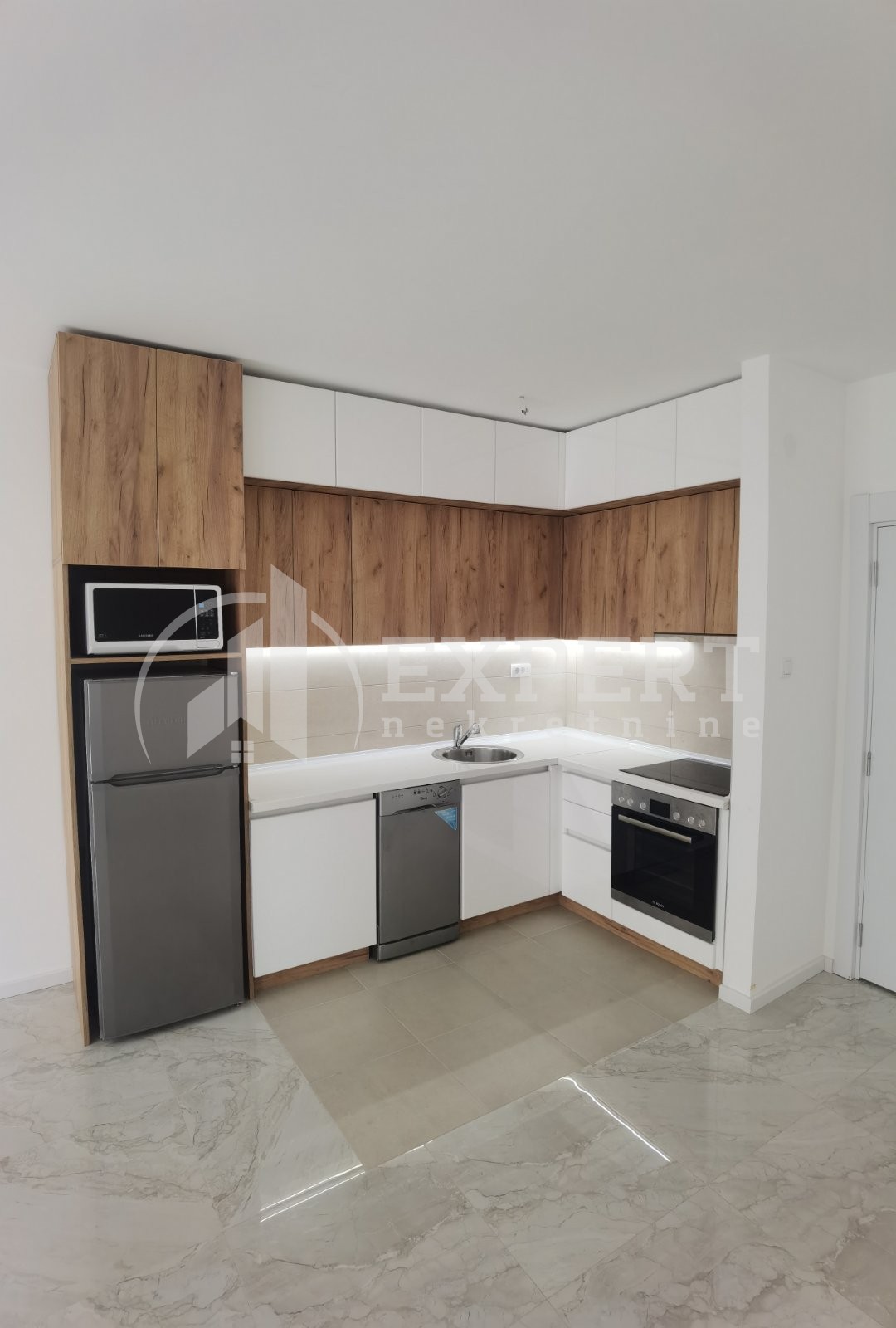Trosoban stan, 60 m2, Dom zdravlja, Jovana Skerlića ID: i-011769 11