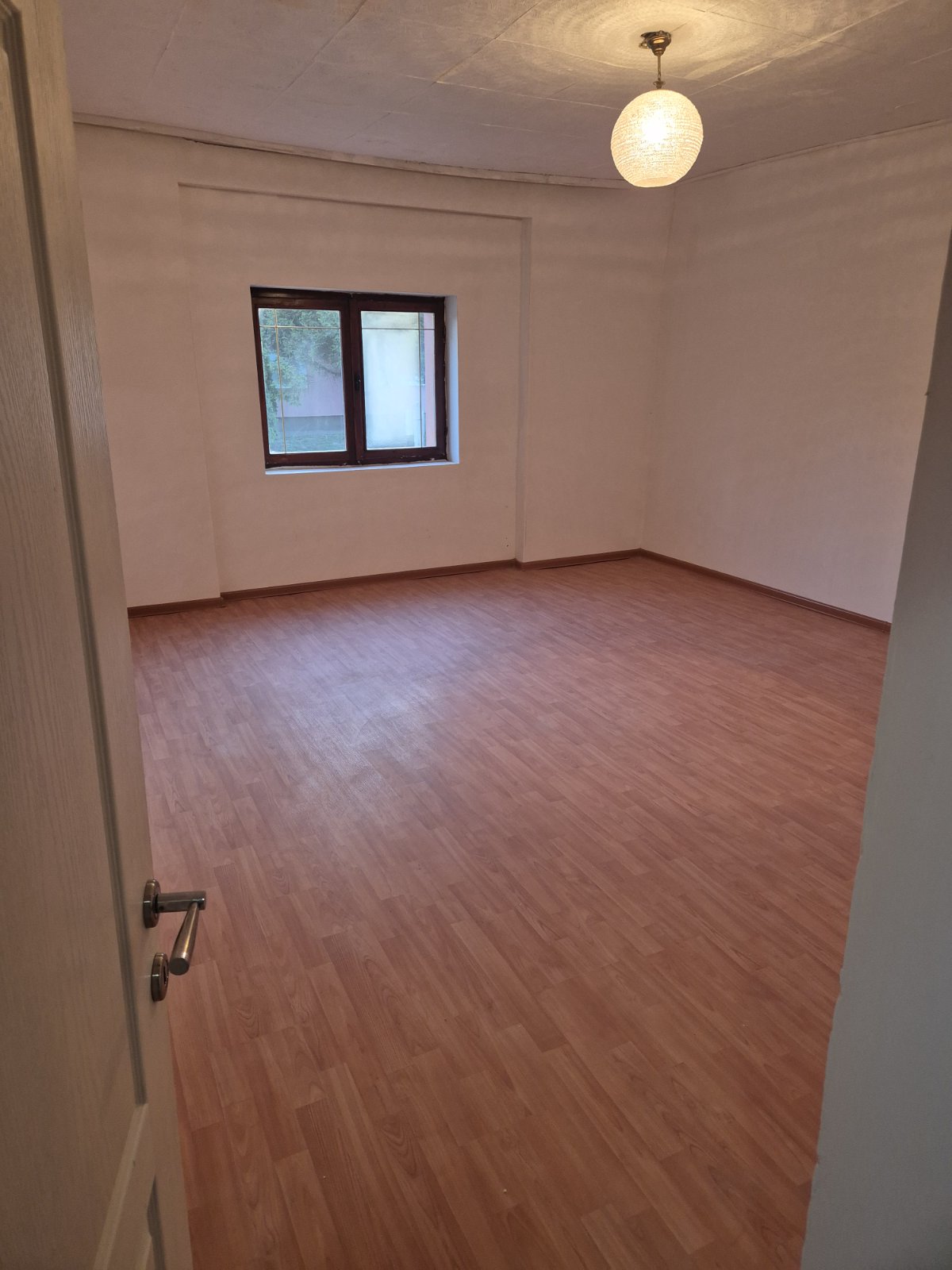 Prodajem kucu u Krcedinu 2