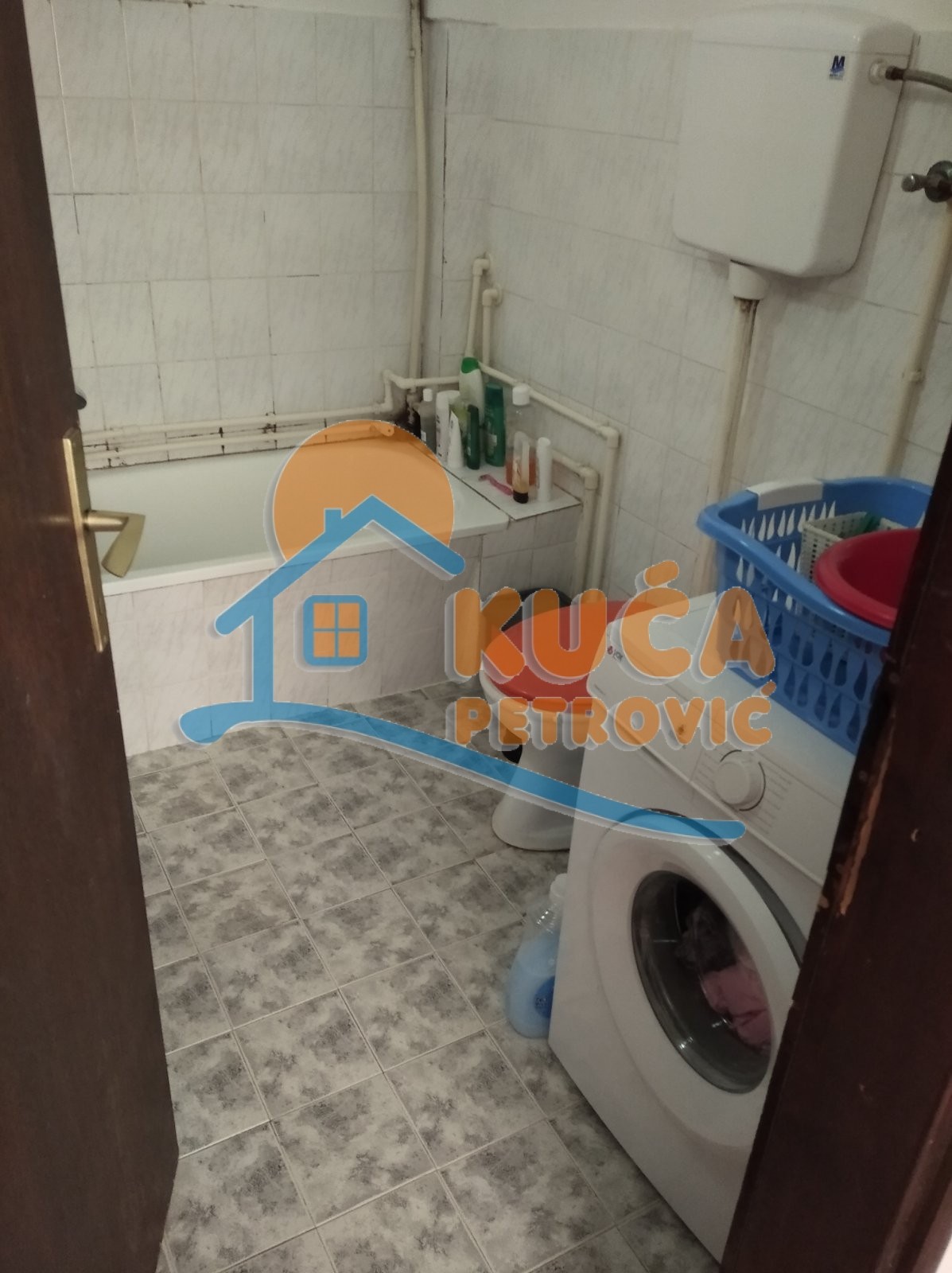 Trosoban stan, 58 m2, Filozofski fakultet, Ćirila i Metodija ID: i-09985 8