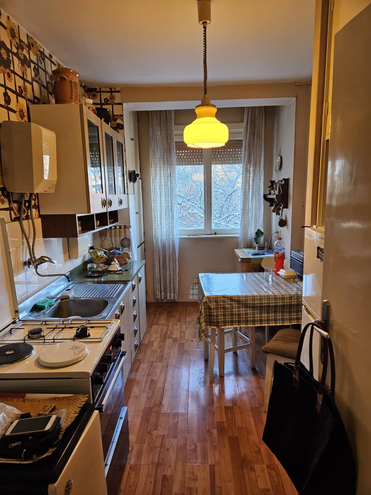 Prodajem stan na Karaburmi 3