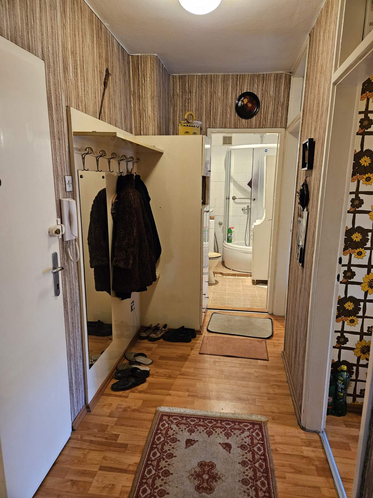 Prodajem stan na Karaburmi 5