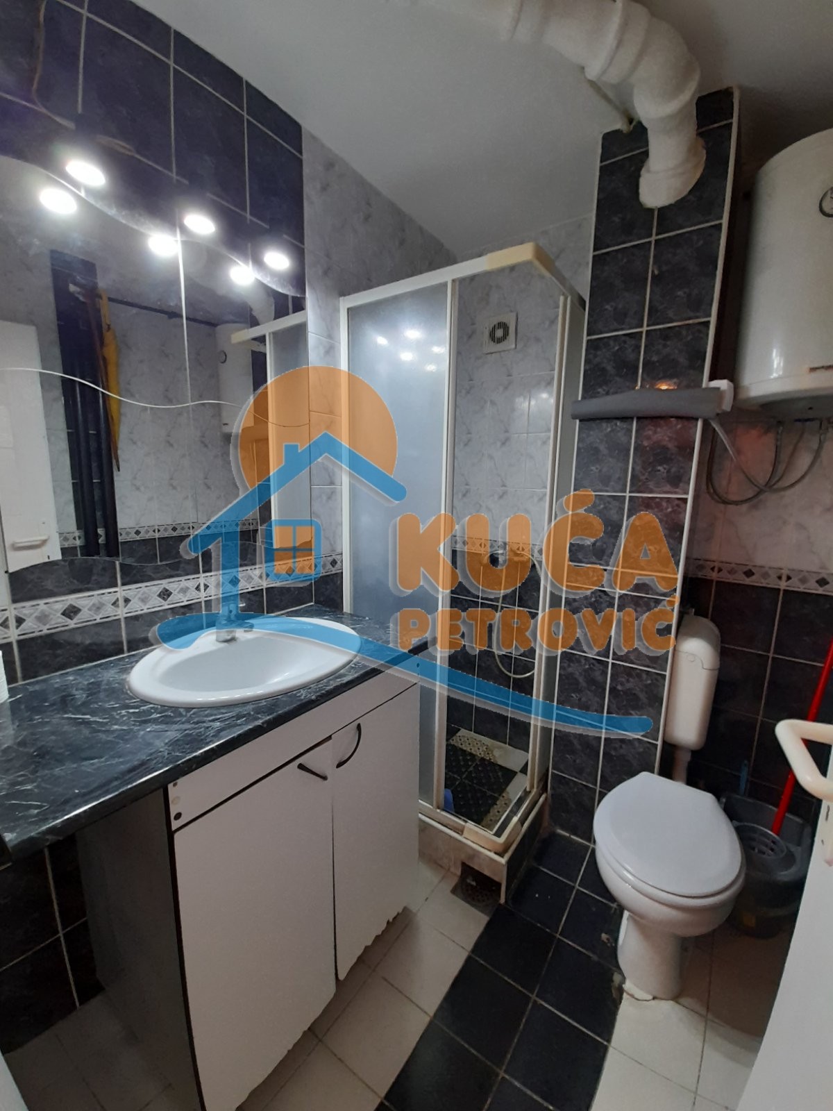 Dvosoban stan, 50 m2, Centar, Obrenovićeva ID: i-04272 11