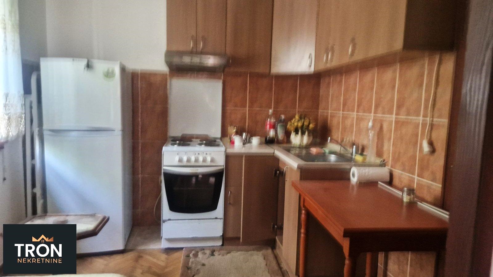 Stan na 200m od kružnog toka 39m2 3