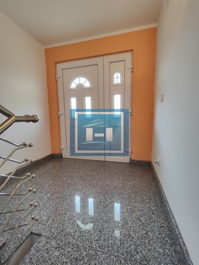 Legalizovana moderno opremljena kuća u Donjem Štiplju 24