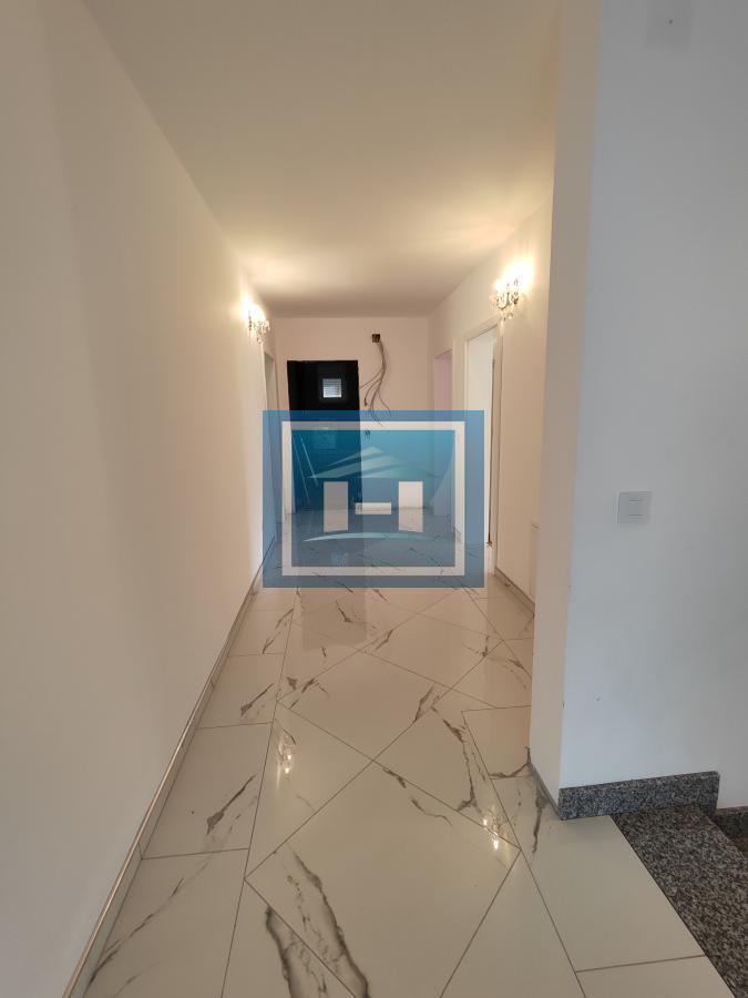 Legalizovana moderno opremljena kuća u Donjem Štiplju 26