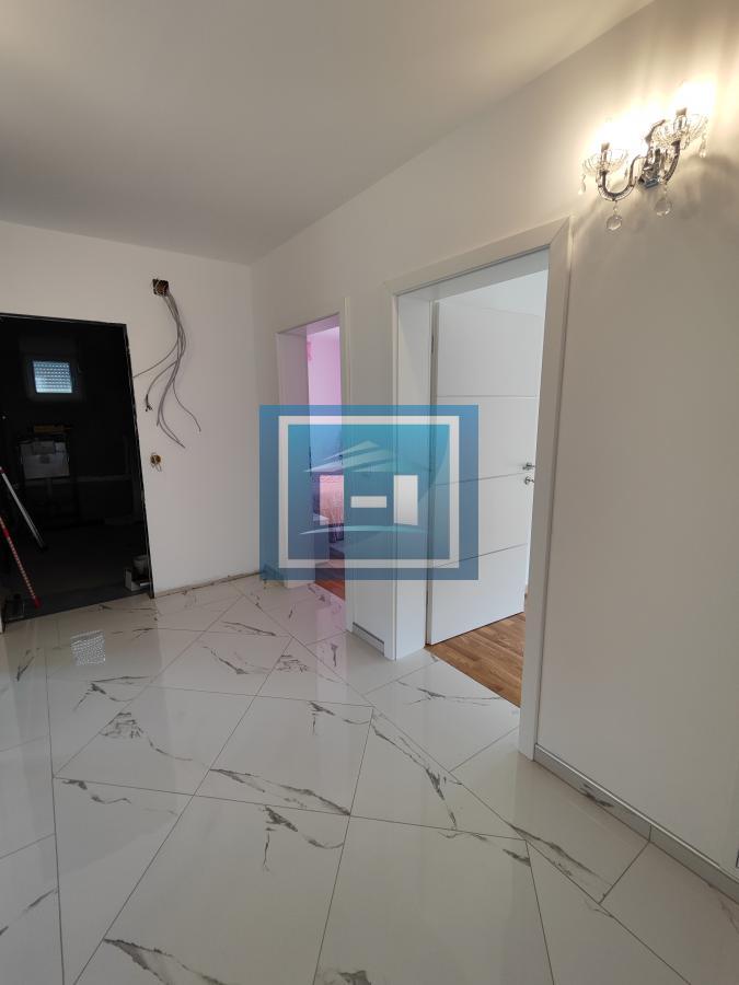 Legalizovana moderno opremljena kuća u Donjem Štiplju 28