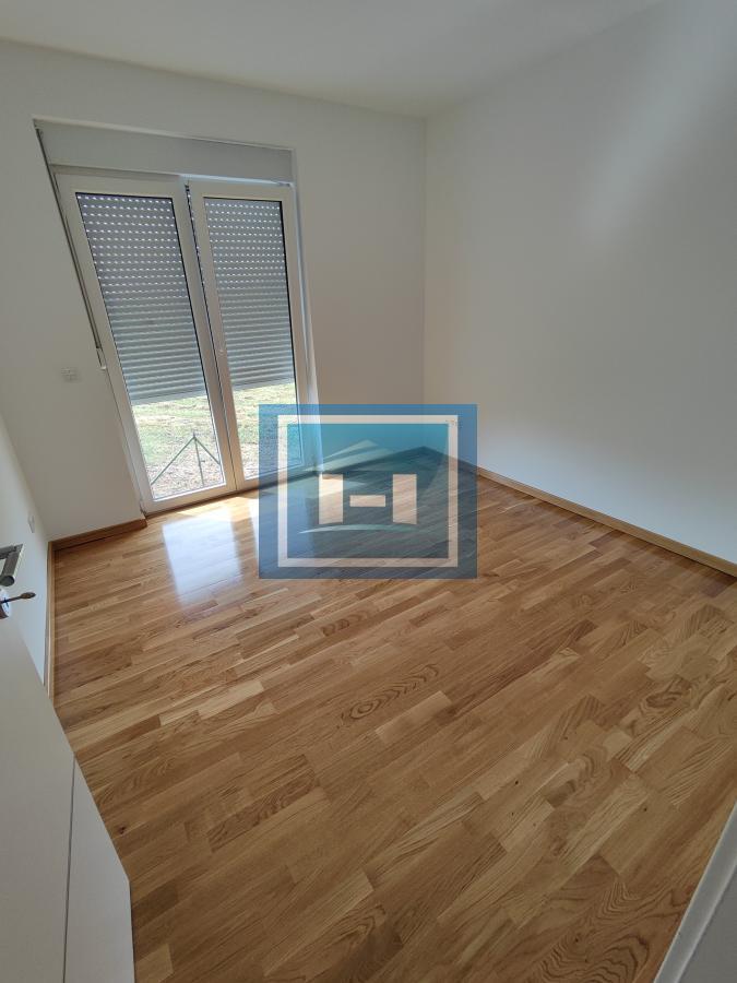 Legalizovana moderno opremljena kuća u Donjem Štiplju 29