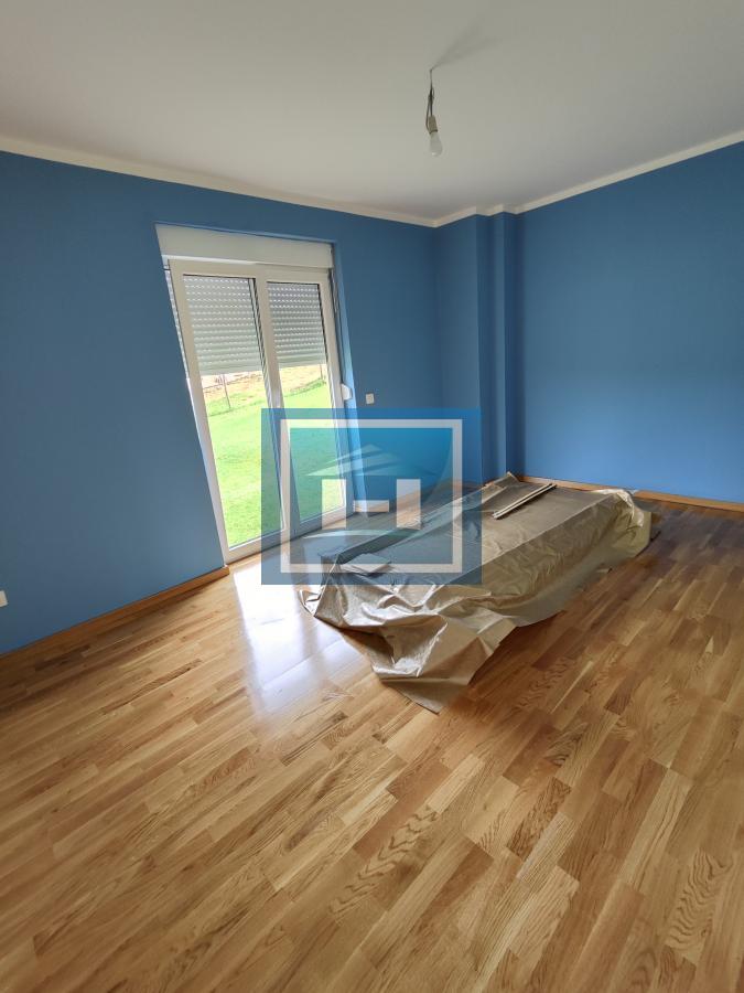 Legalizovana moderno opremljena kuća u Donjem Štiplju 33